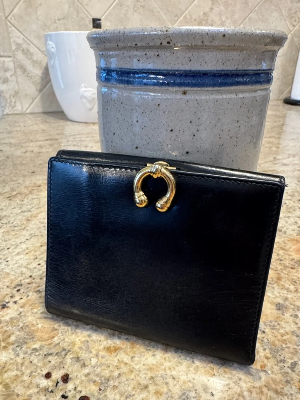 GUCCI Black Leather Compact Wallet with Gold Horseshoe Clasp - Picture 12 of 13